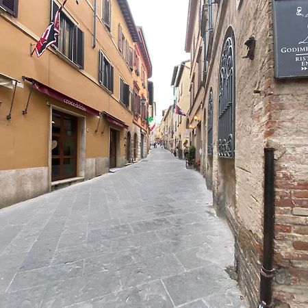 Lastamperia19 Camere-Rooms Montepulciano Stazione Buitenkant foto