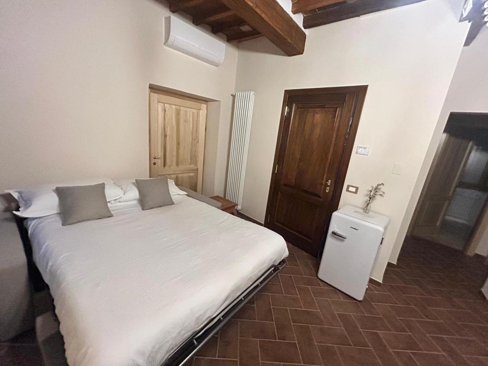 Lastamperia19 Camere-Rooms Montepulciano Stazione Buitenkant foto