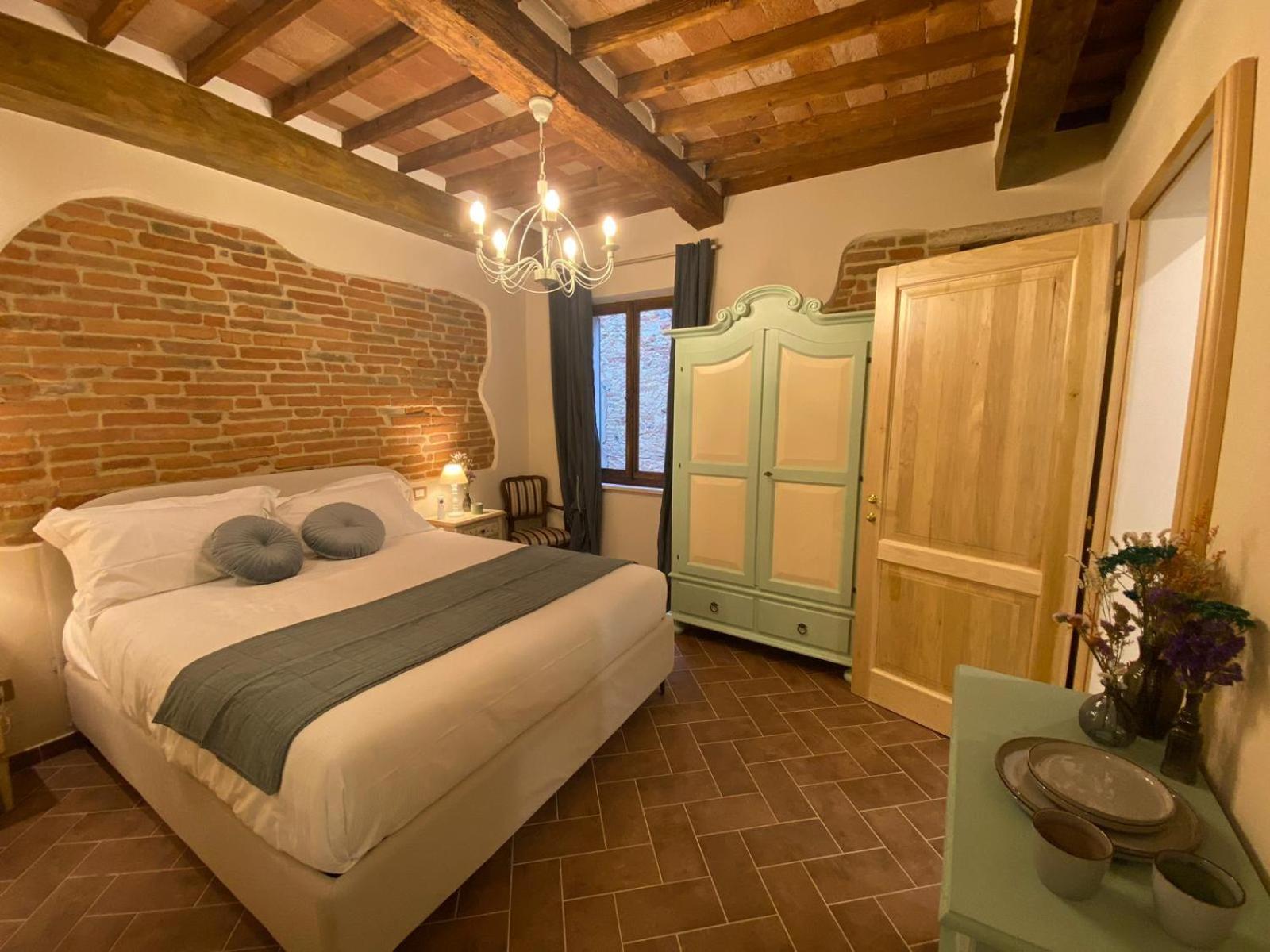Lastamperia19 Camere-Rooms Montepulciano Stazione Buitenkant foto