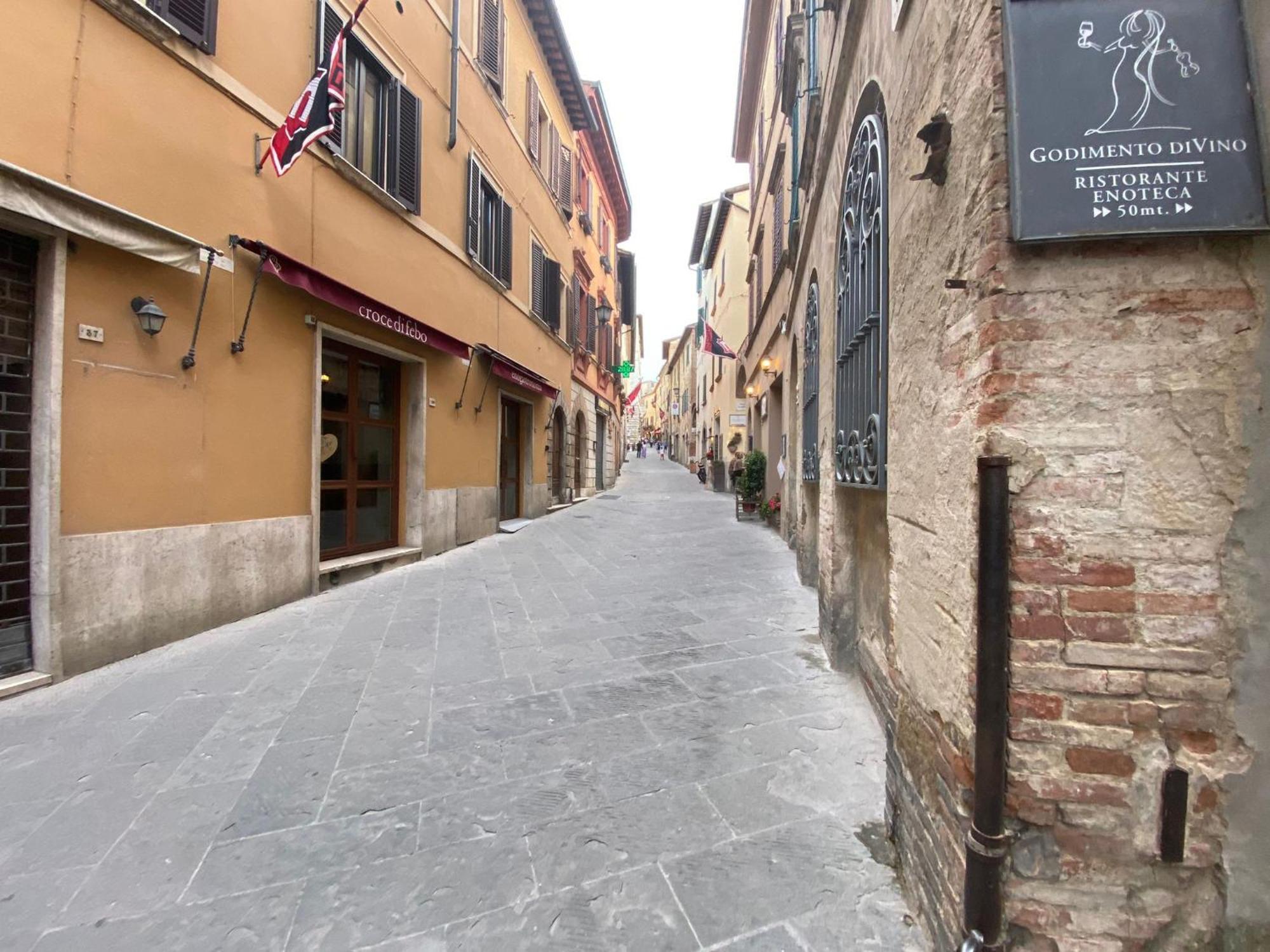 Lastamperia19 Camere-Rooms Montepulciano Stazione Buitenkant foto